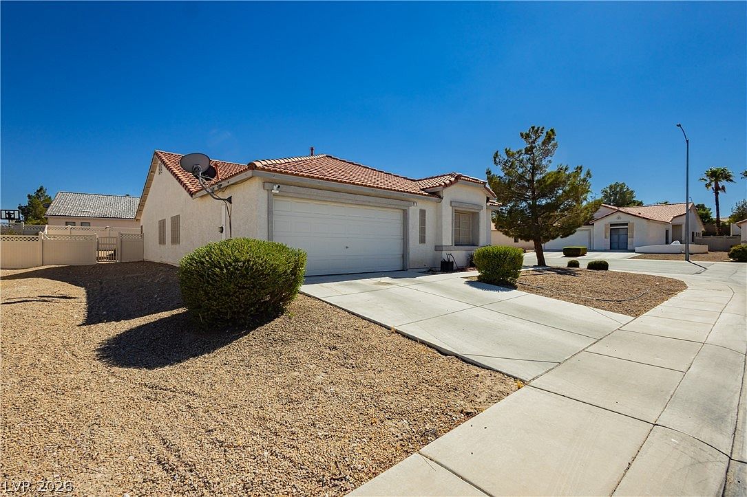 717 Bright Lights Ave — photo 3