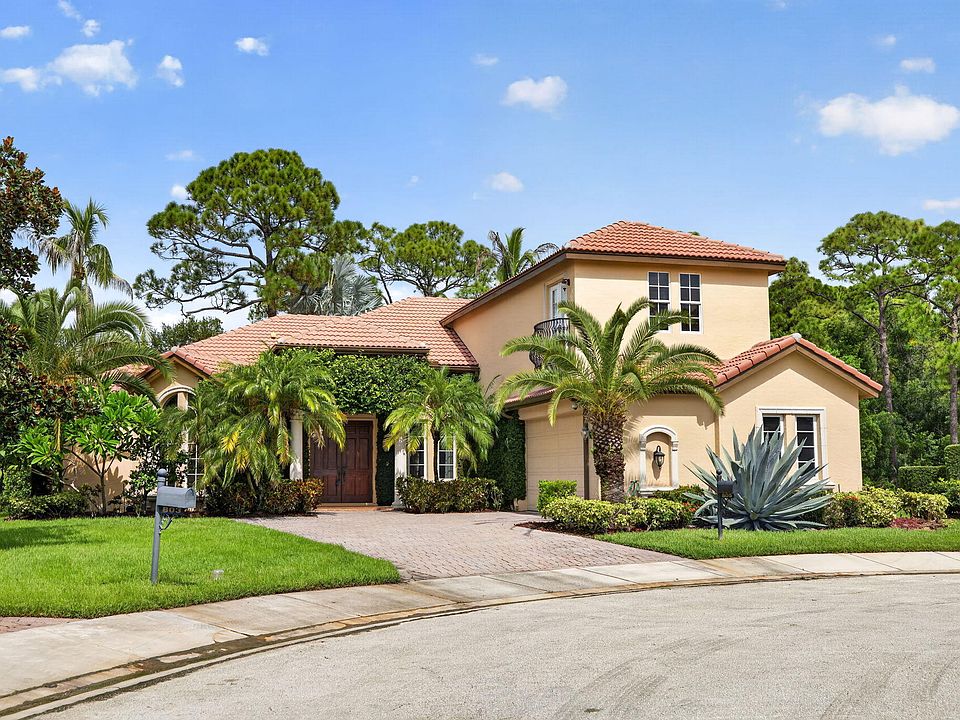 1st image of 805 SW CLASSICO Court
