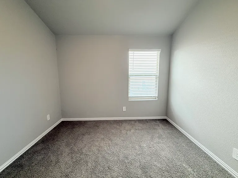 2215 Gustavus Dr — Photo 6