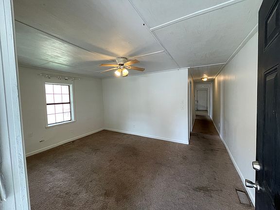 4th image of 104 Beech St #A