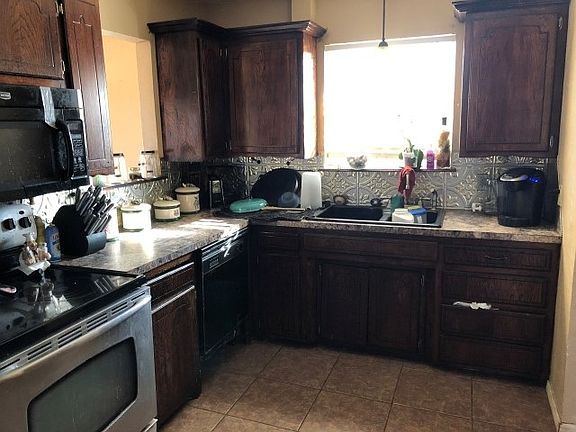 3rd image of 915 County Road 1490