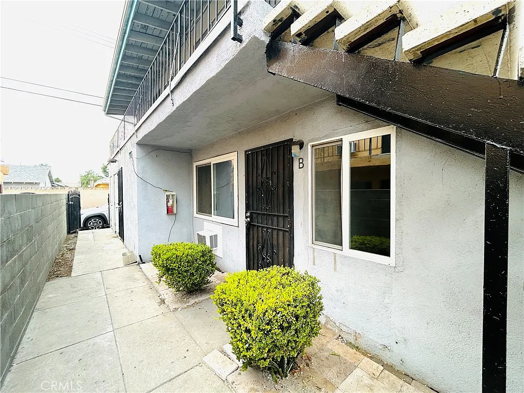 2 bed, 850 sqft, $1,895 — Photo 2