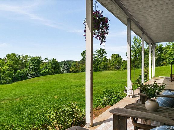 3rd image of 551 Hillside Lake Road
