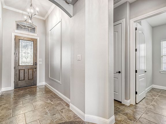 4th image of 2524 Brandon Dr