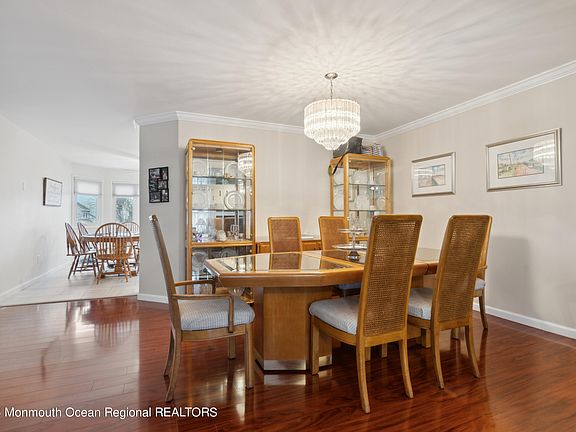 4th image of 82 Orchid Court #802