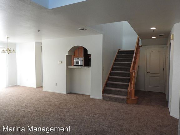 4th image of 63 Shoal Dr E