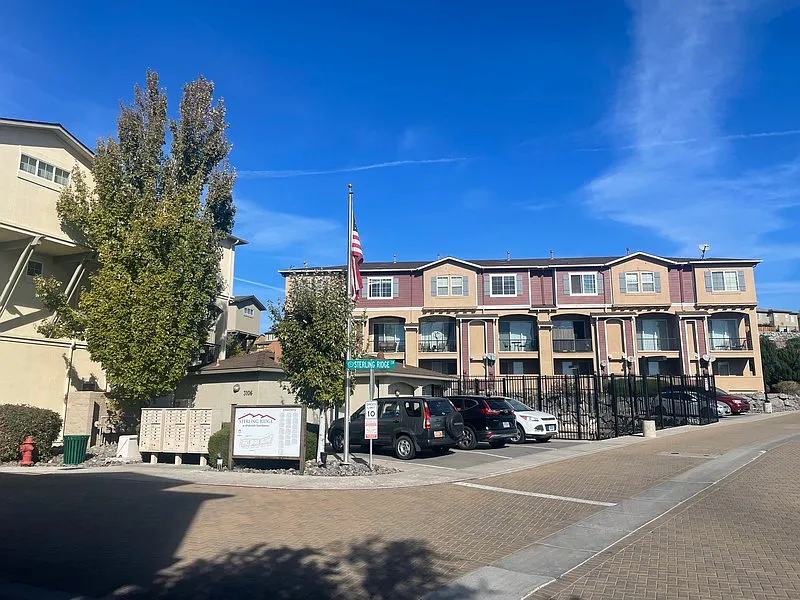 2 bed, 1476 sqft, $2,200 — Photo 1
