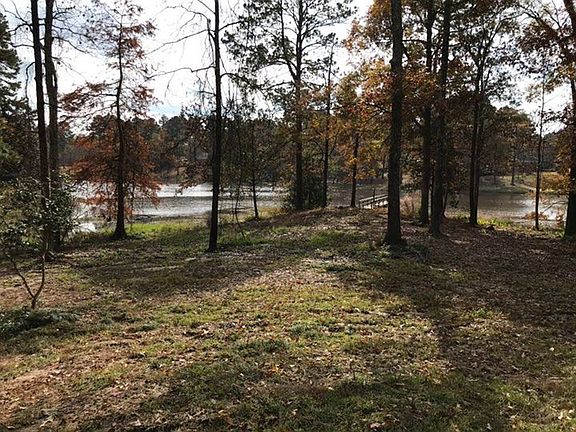 2nd image of 108 Woodview Ln