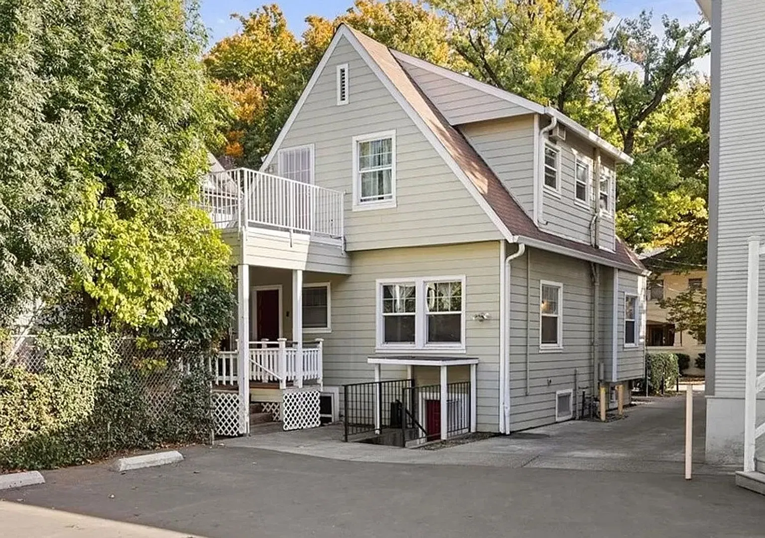 **Reserve For Summer 2027** Large House On 4th Street & Normal — Photo 2