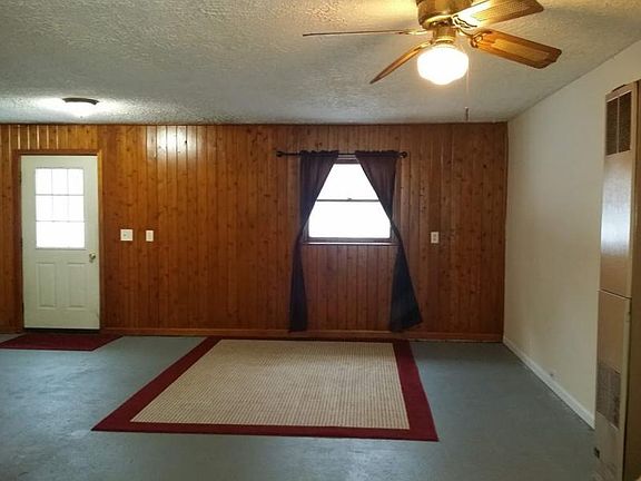 3rd image of 9885 Big Pine St