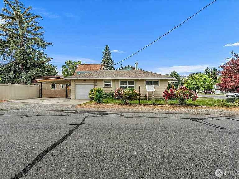 1103 Jefferson St — Photo 3