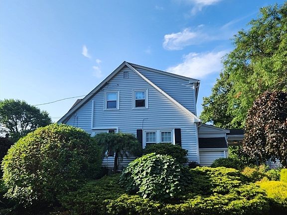 4th image of 39 Everett Ave