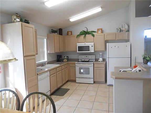 3rd image of 8119 Pomo Dr
