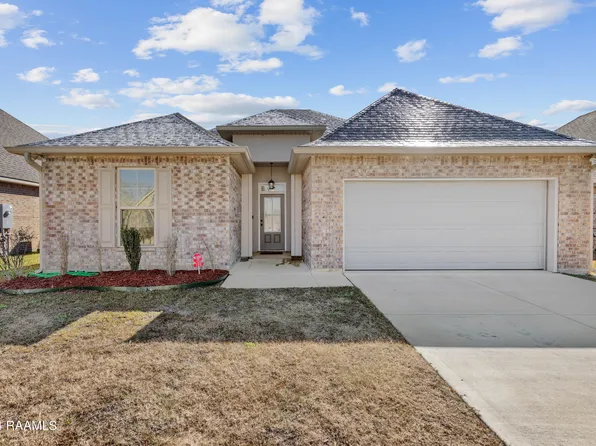 102 Spider Lily Ln, Lafayette, LA 70508