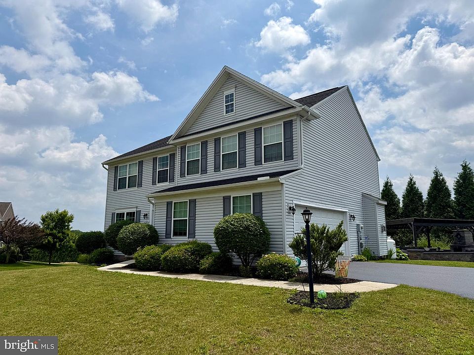 1st image of 320 Woodbridge Dr