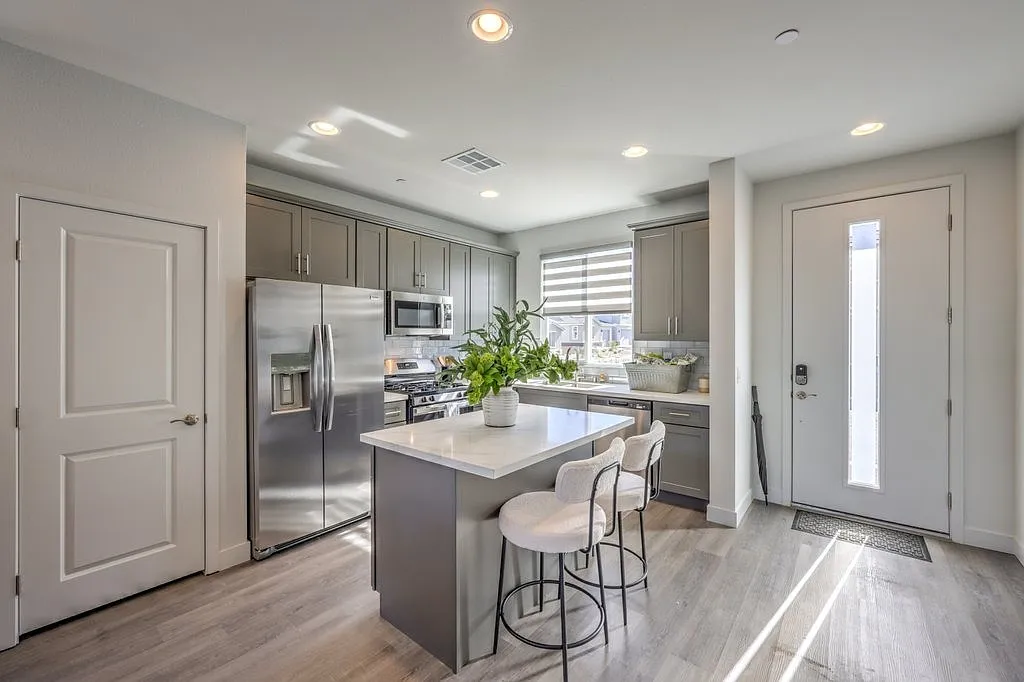 Serenity Townhomes — Photo 1