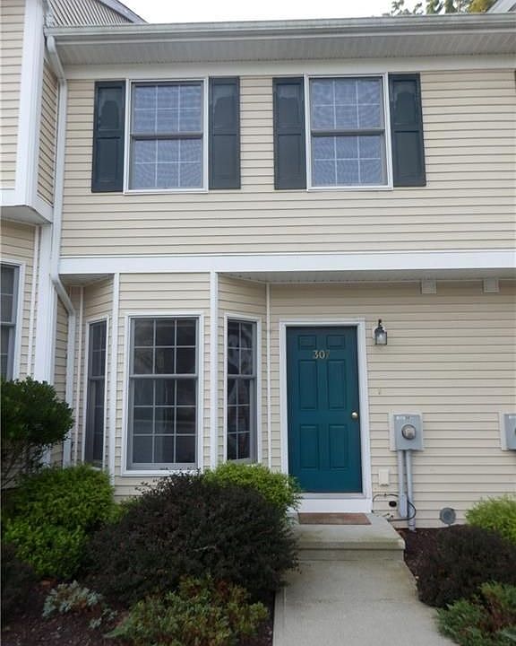 1st image of 307 Alexandra Ct