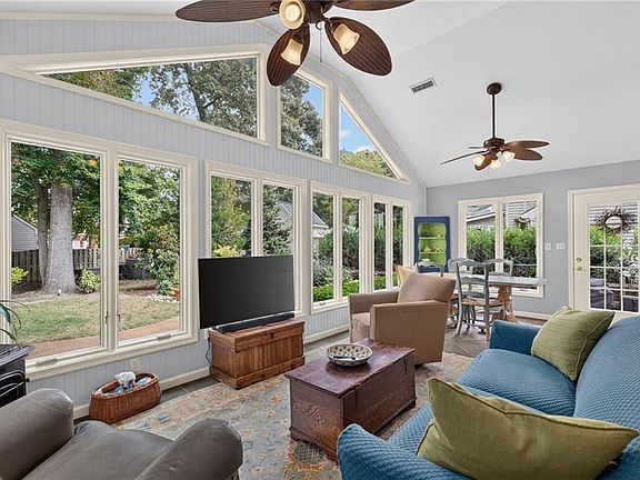 3rd image of 1013 Baydon Ln