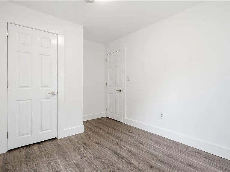 66 Penn St — Photo 19