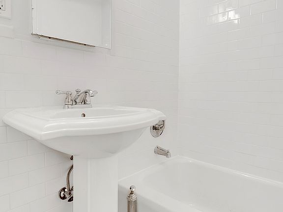 5th image of 344 E 85th St APT 4K