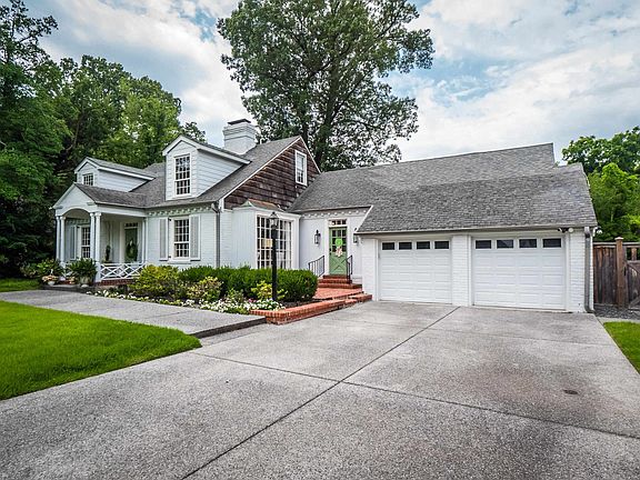 3rd image of 337 Williamsburg Ln