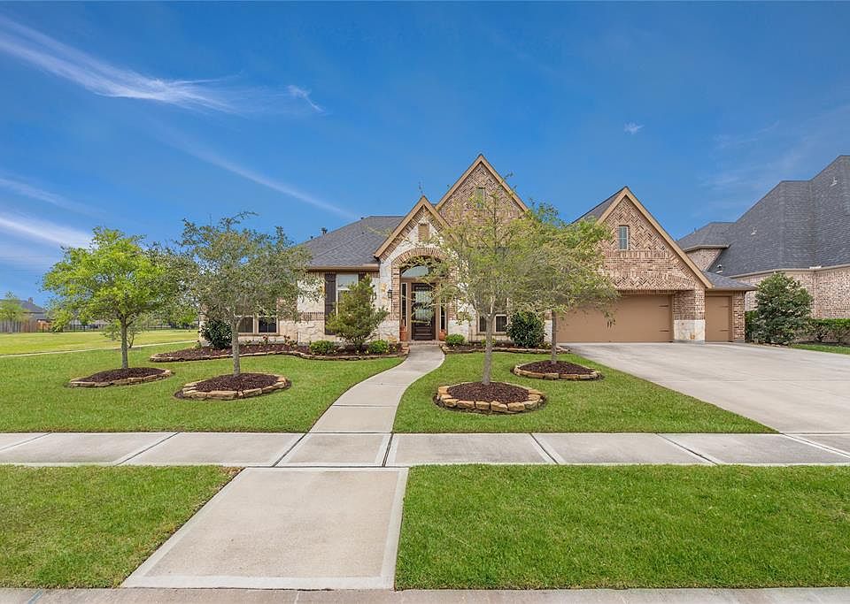 1st image of 27715 Rumson Dr