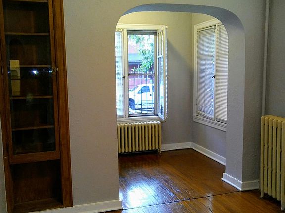 2nd image of 1100 N Emerson St #2