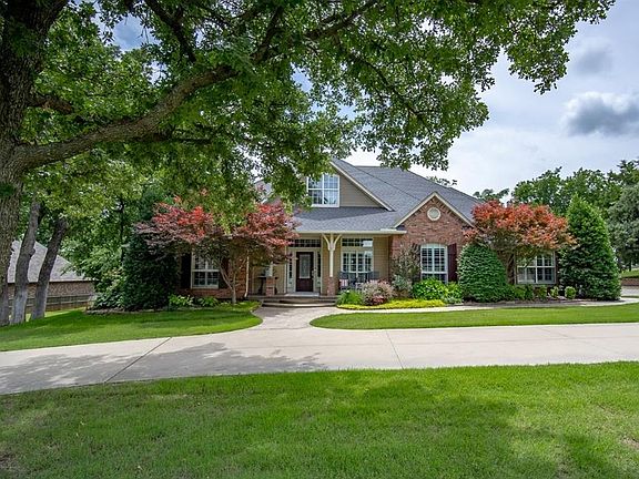 3rd image of 1372 Fox Run Ln