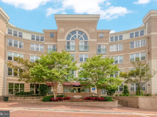 12001 Market St APT 272, Reston, VA 20190