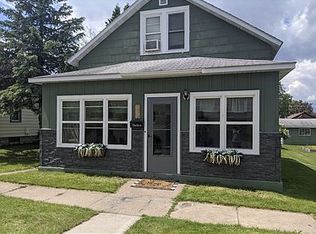 805 Section St, Norway, MI 49870