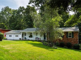 159 Farm Brook Dr, Rochester, NY 14625