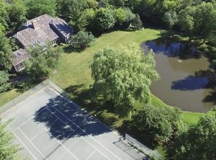 21 Hawthorne Rd, Barrington, IL 60010