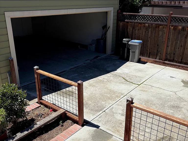 555 N 20th St — Photo 15