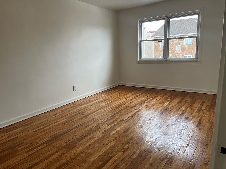1st image of 206 Meagher Ave