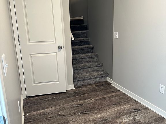 2nd image of 4927-4939 W Madison Ave