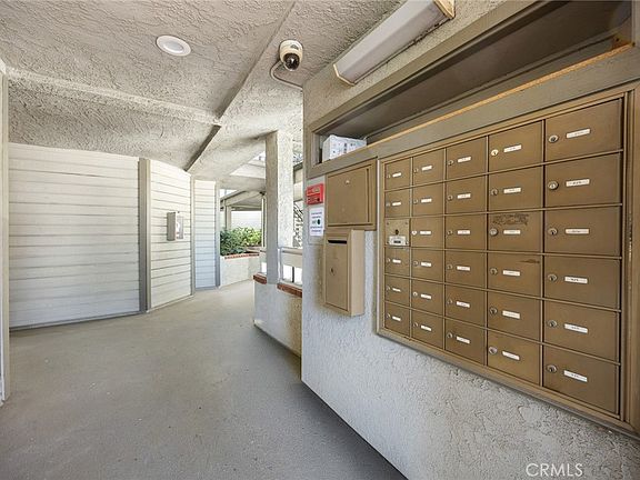 5th image of 961 E California Blvd Unit 327