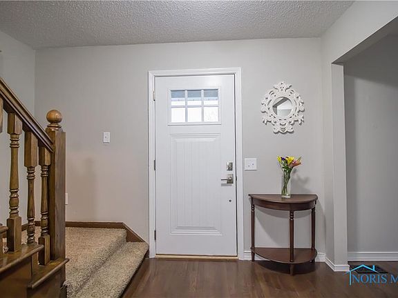 3rd image of 620 Oak Knoll Dr