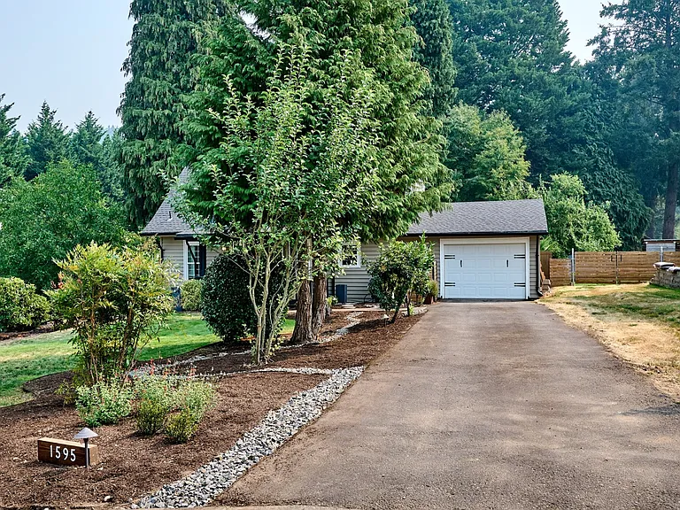 Long Driveway with Single Car Garage