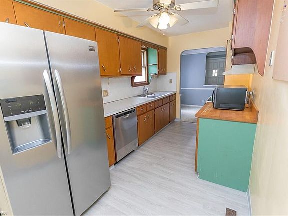 5th image of 5719 E 141st St