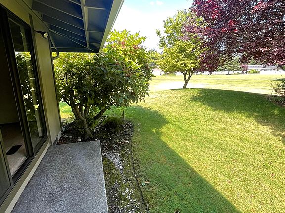 4th image of 7302 Amber Ln SW