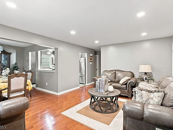 4th image of 1114 Middlesex St