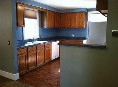 5th image of 2823 Central Ave
