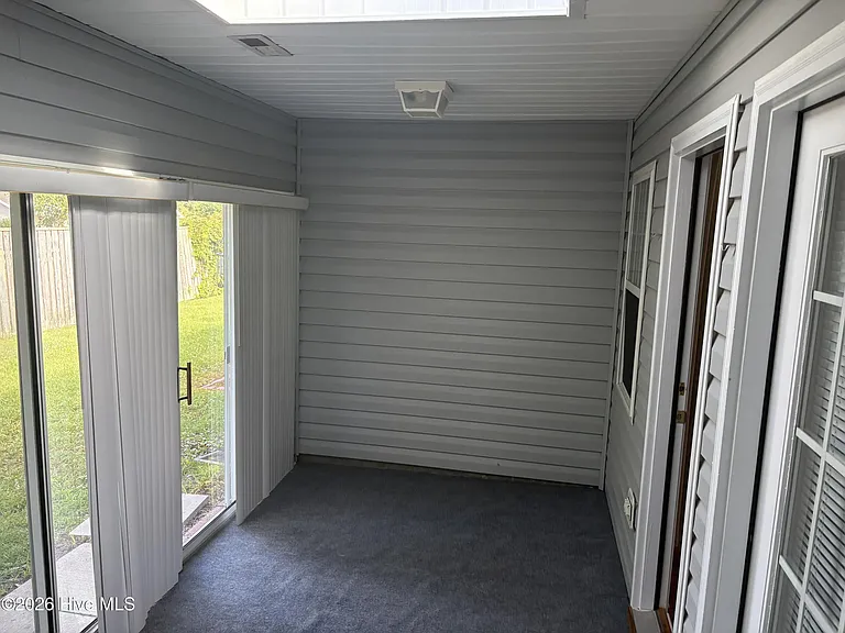 302 Courtyard E — Photo 8