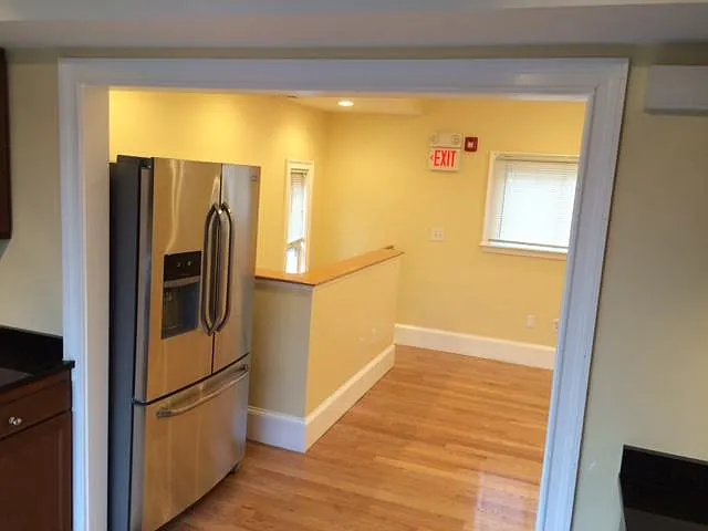 Building Photo - 208 Holland St #2B