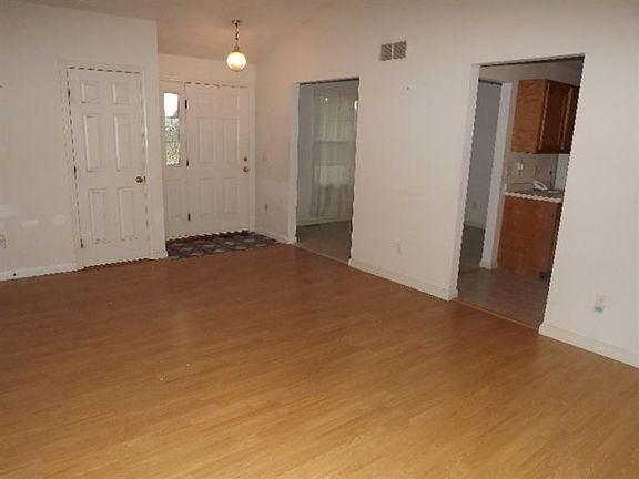 5th image of 353 Lunns Way