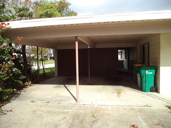 3rd image of 240 Sabal Ave