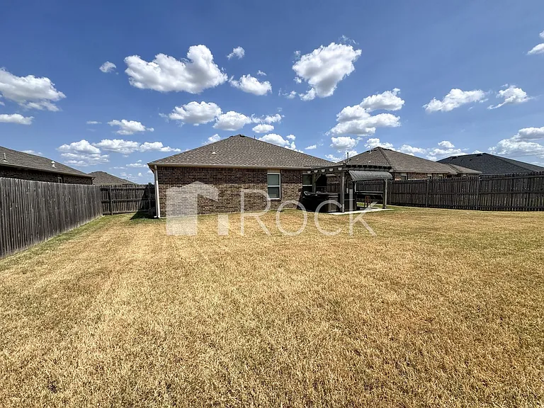 321 Karlee Ln — Photo 24