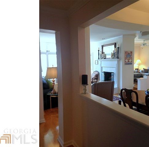 Sunny and open floor plan as soon as you enter the condo