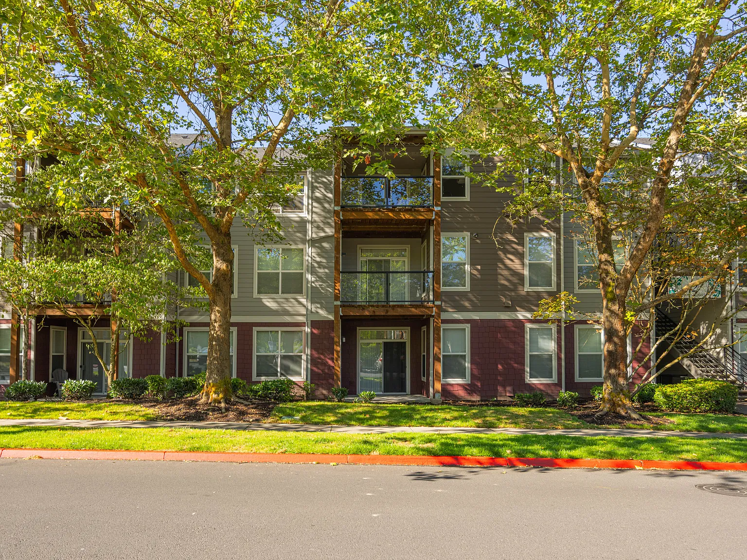Commons at Verandas in Tanasbourne Apartments — Photo 2