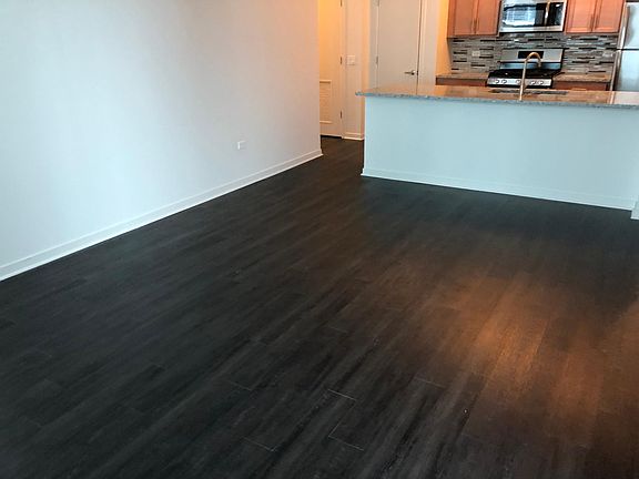 2nd image of 548 W Kinzie St #W2702